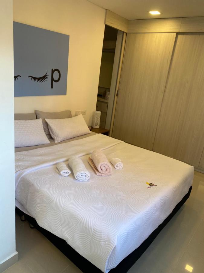 Apartasuite Moderna - En El Corazon Del Poblado Medellin Luaran gambar