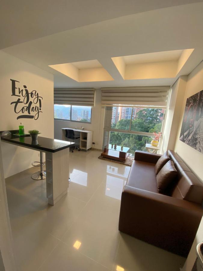 Apartasuite Moderna - En El Corazon Del Poblado Medellin Luaran gambar