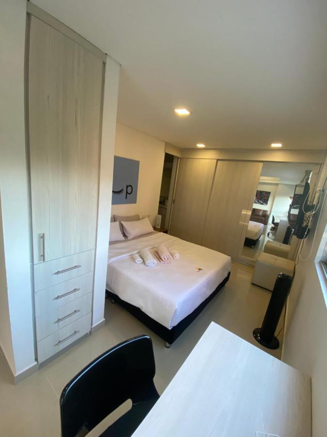 Apartasuite Moderna - En El Corazon Del Poblado Medellin Luaran gambar