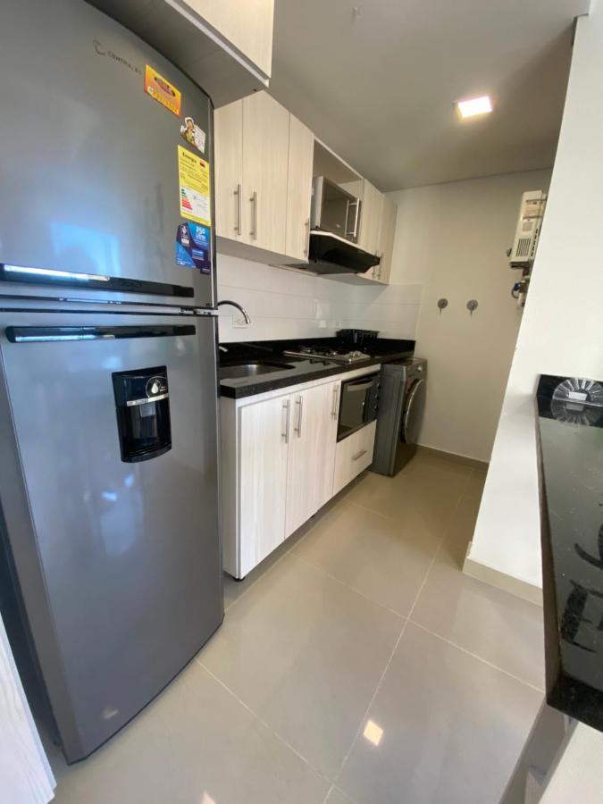 Apartasuite Moderna - En El Corazon Del Poblado Medellin Luaran gambar