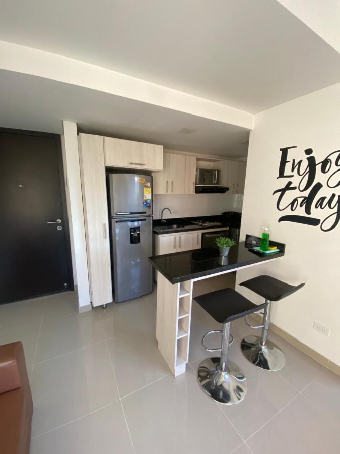 Apartasuite Moderna - En El Corazon Del Poblado Medellin Luaran gambar