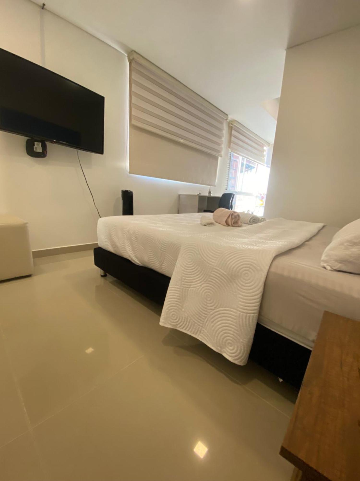 Apartasuite Moderna - En El Corazon Del Poblado Medellin Luaran gambar